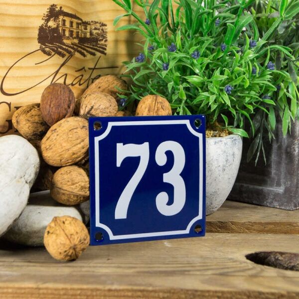 Emaille klein huisnummerbord blauw; nummer 73