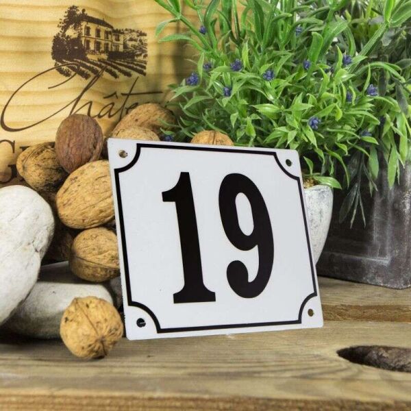 Huisnummerbord groot wit nummer 19