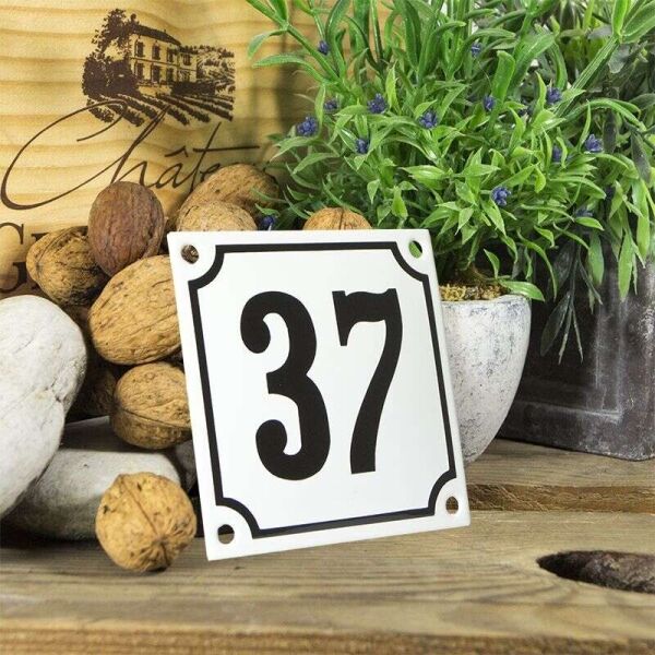 Huisnummerbord wit klein 10x10 cm nummer 37