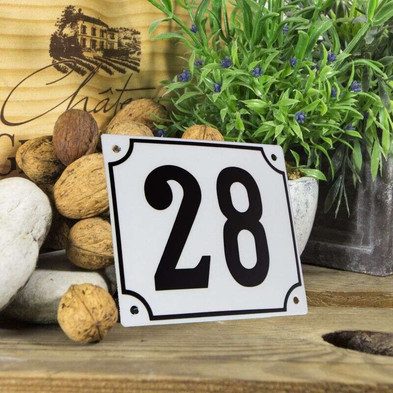 Huisnummerbord groot wit nummer 28