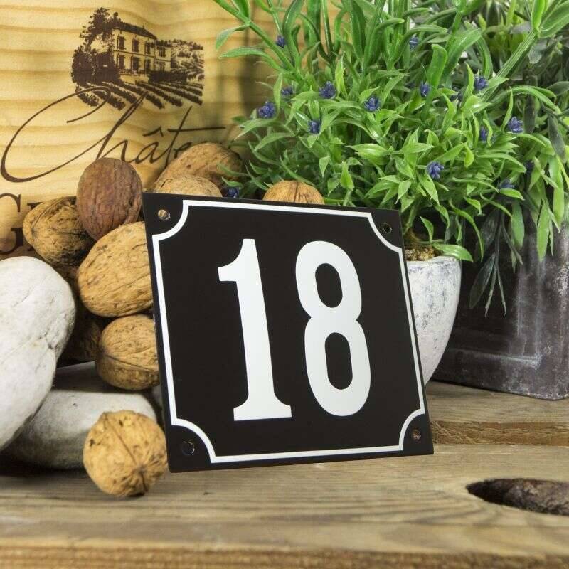 Huisnummerbord groot zwart nummer 18