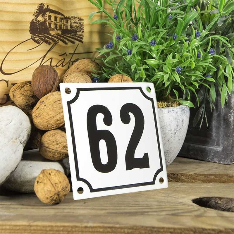 Huisnummerbord wit klein 10x10 cm nummer 62