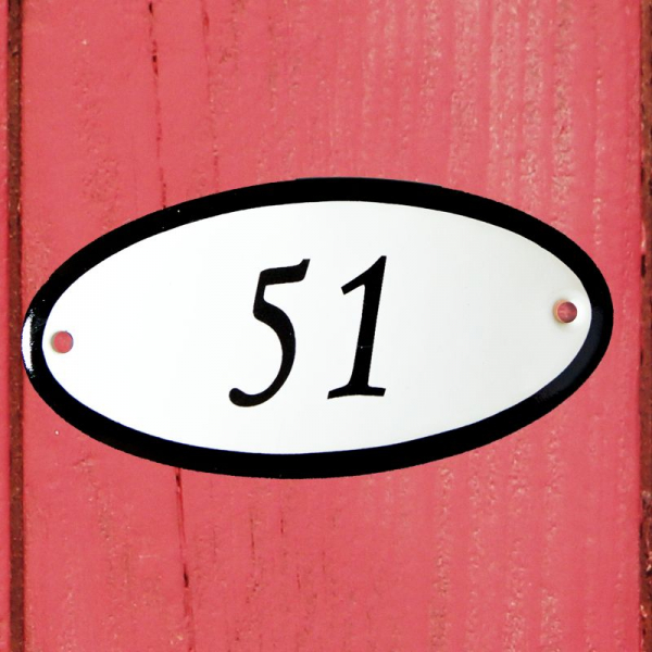 Huisnummerbordje ovaal nummer 51
