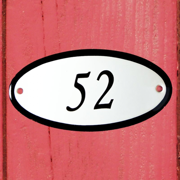 Huisnummerbordje ovaal nummer 52