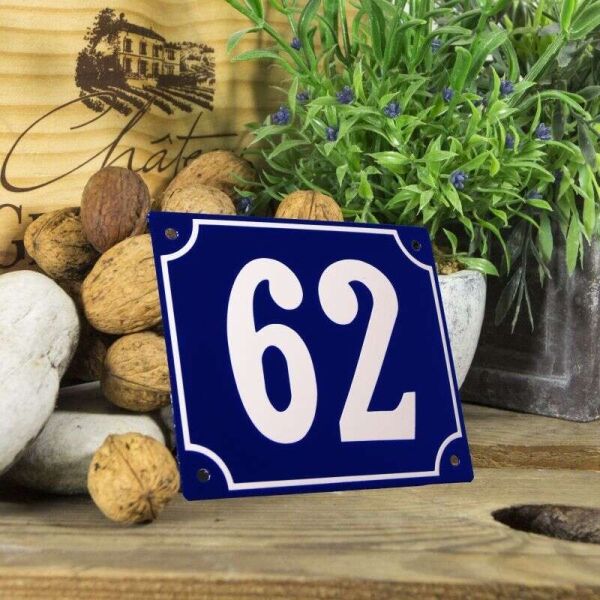 Huisnummerbord groot blauw nummer 62