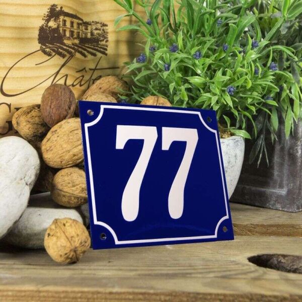 Huisnummerbord groot blauw nummer 77